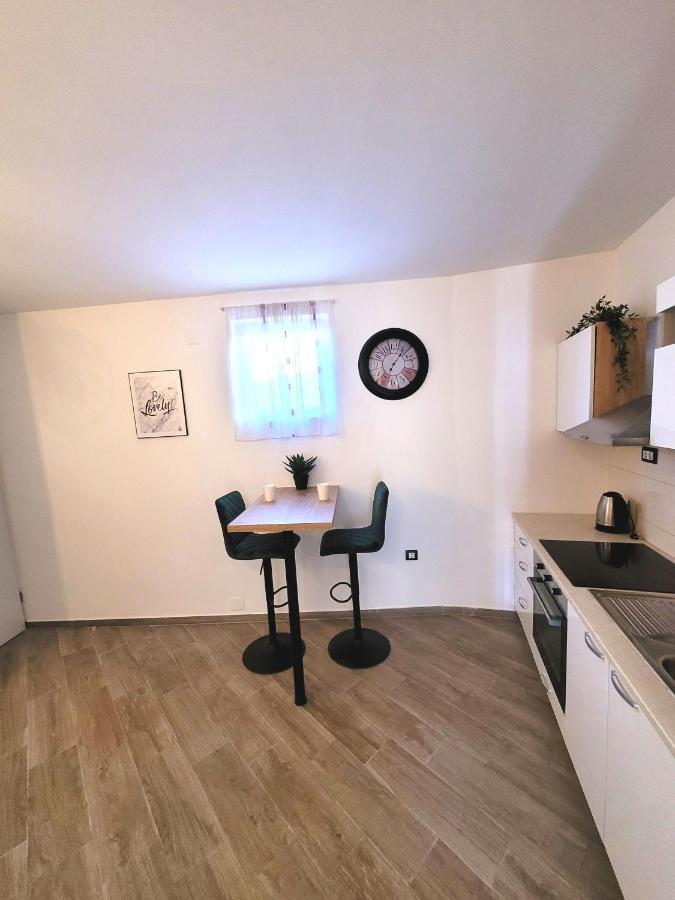 Kupinica Apartment Vinisce Bagian luar foto